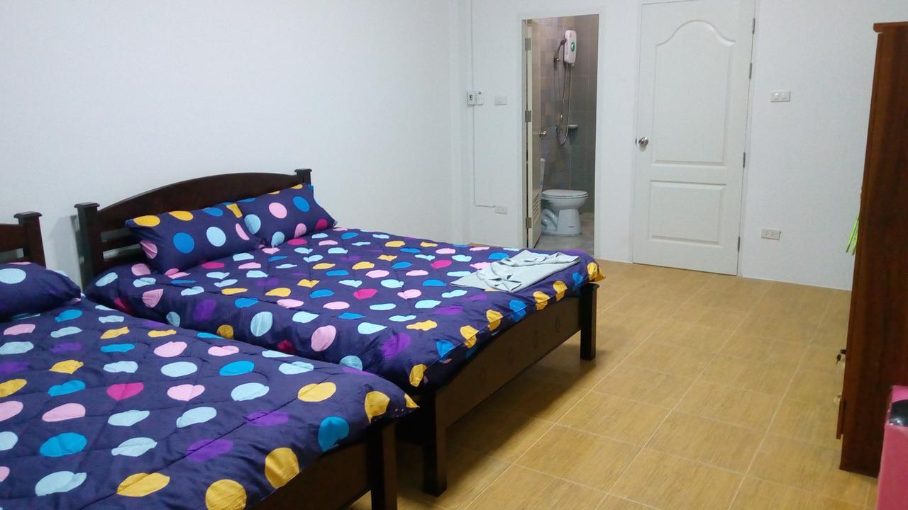 Suratthani Airport Hostel Сурат-Тхані Екстер'єр фото