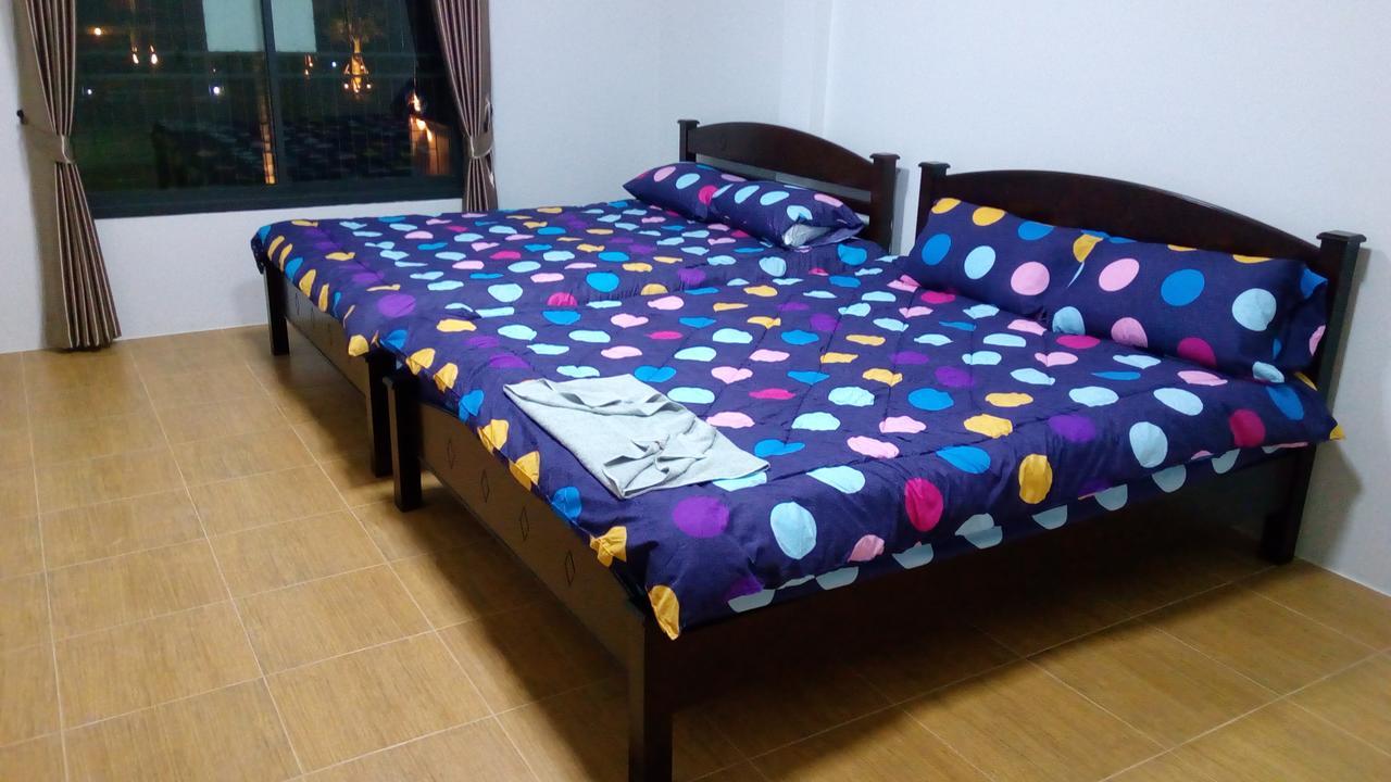 Suratthani Airport Hostel Сурат-Тхані Екстер'єр фото