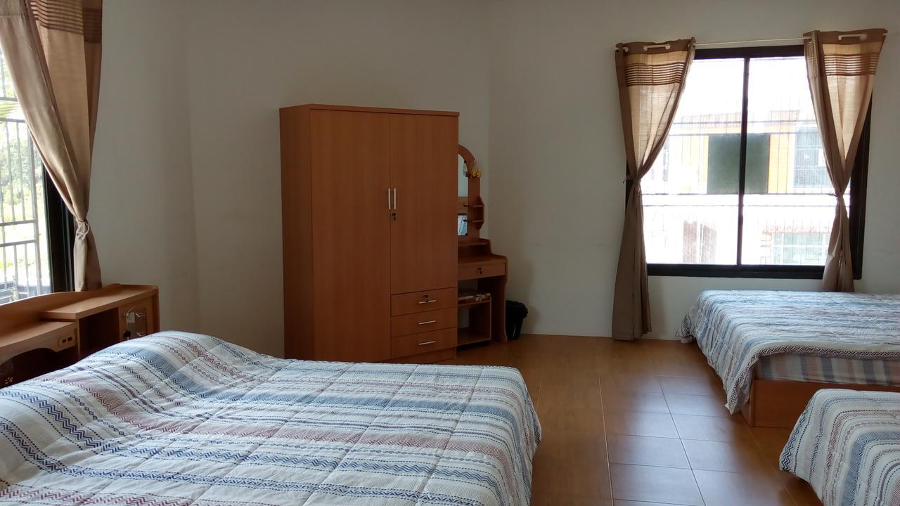 Suratthani Airport Hostel Сурат-Тхані Екстер'єр фото