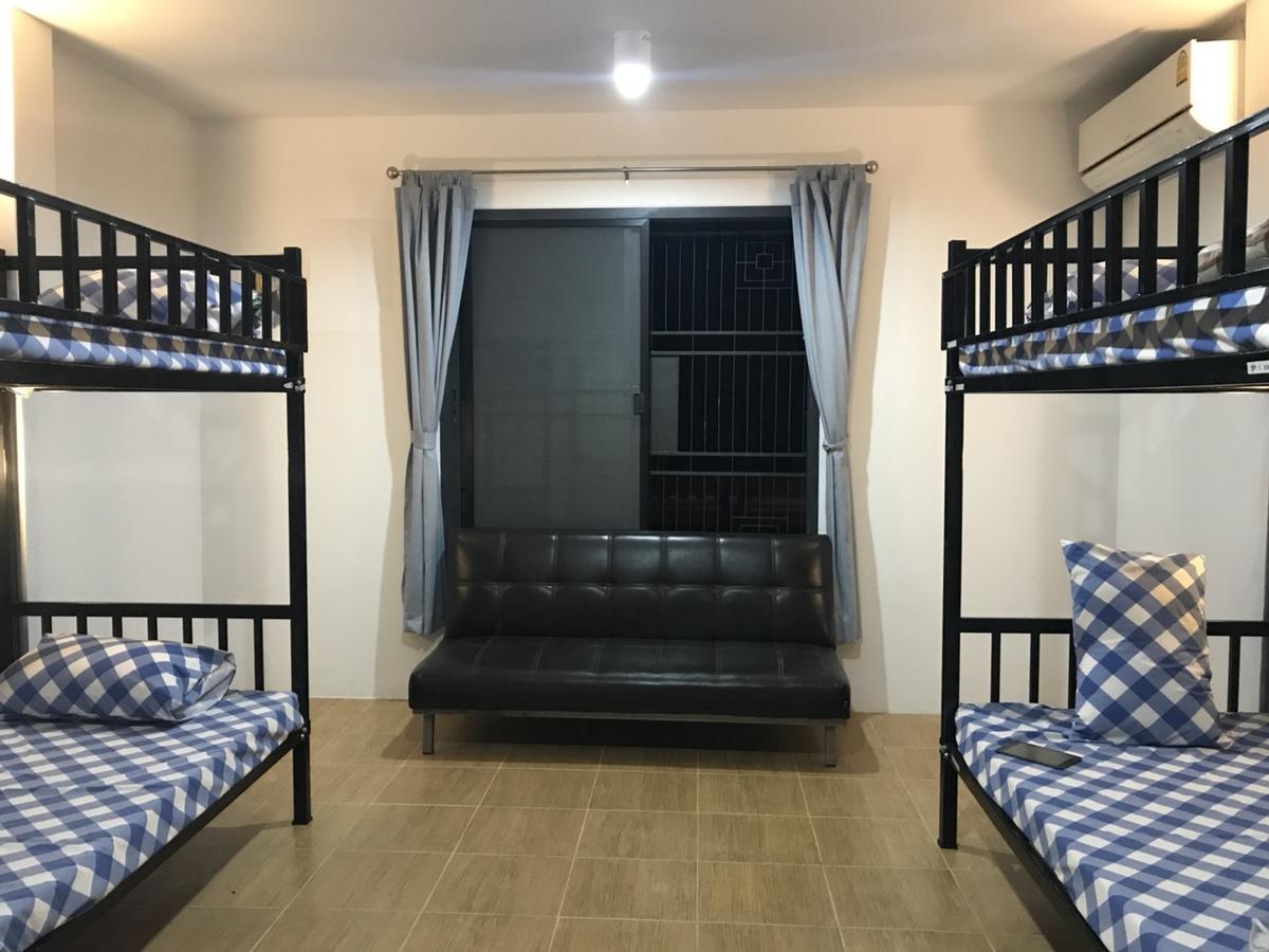 Suratthani Airport Hostel Сурат-Тхані Екстер'єр фото